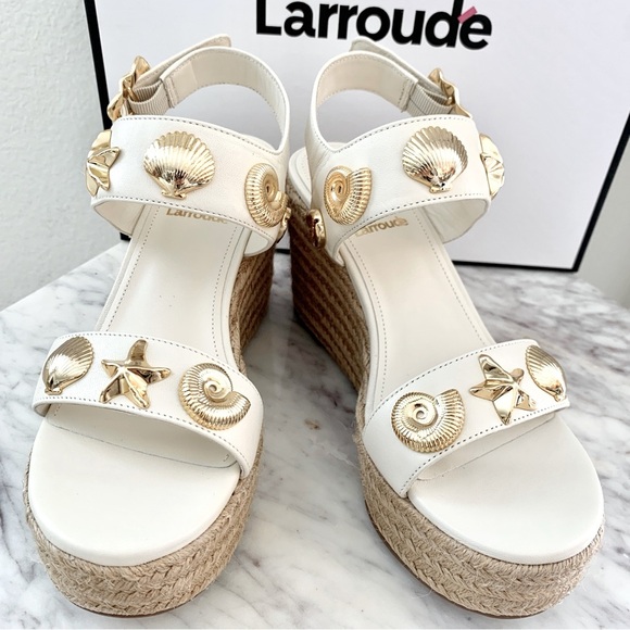 🐚 LARROUDE Rosewood Hotel Madison Espadrille Wedge Sandals Gold Seashell Charms - Picture 6 of 14